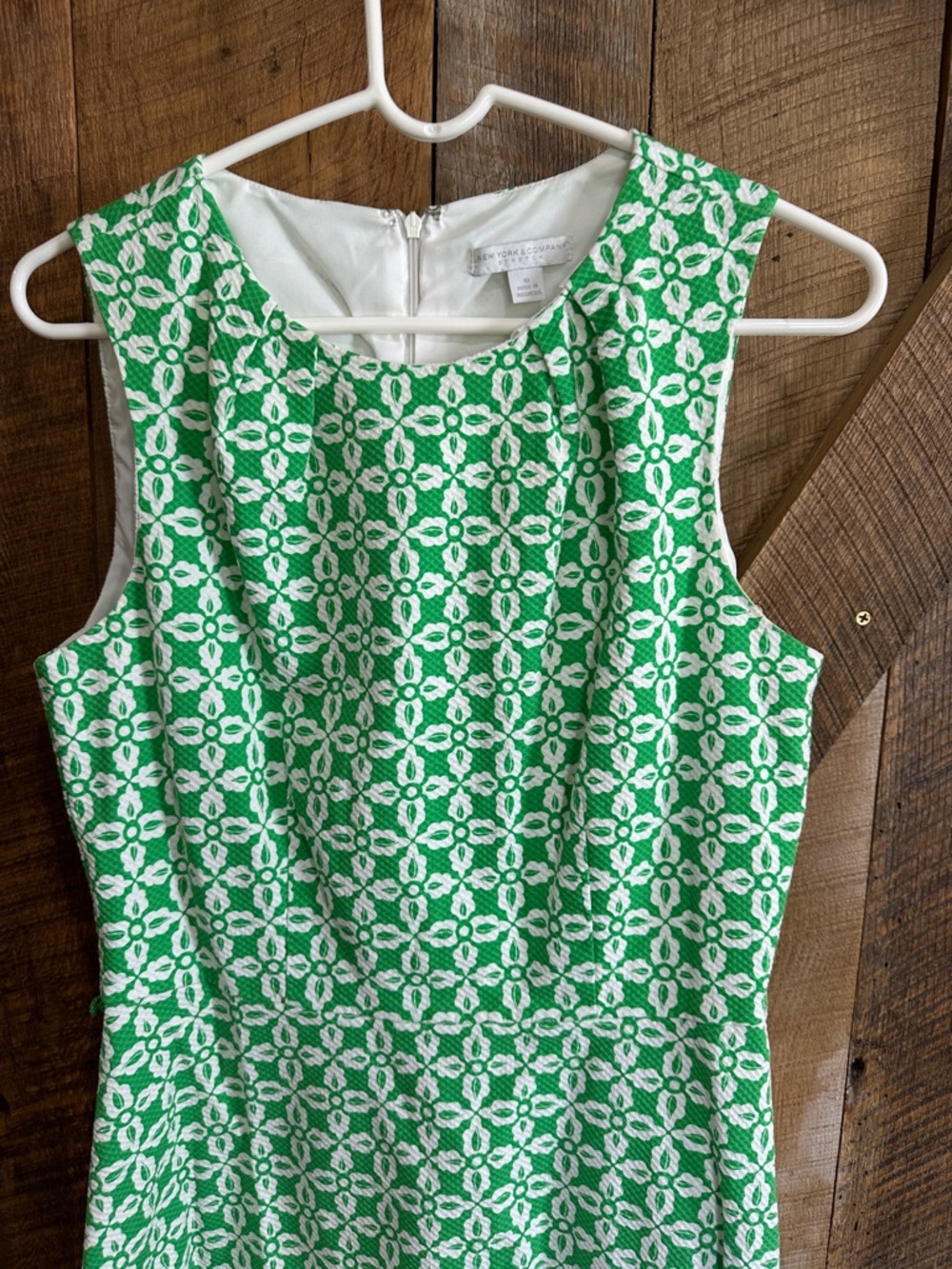 New York & Company Stretch Green White Dress Sleeveless Size 10 EUC F12 - Picture 3 of 9